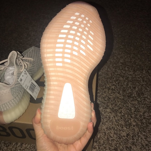 Yeezy 350 v2 citrin - Picture 7 of 8